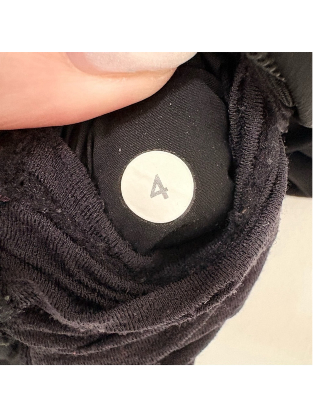 Lululemon Run For Cold Vest Black Sz 4 EUC - Picture 6 of 10